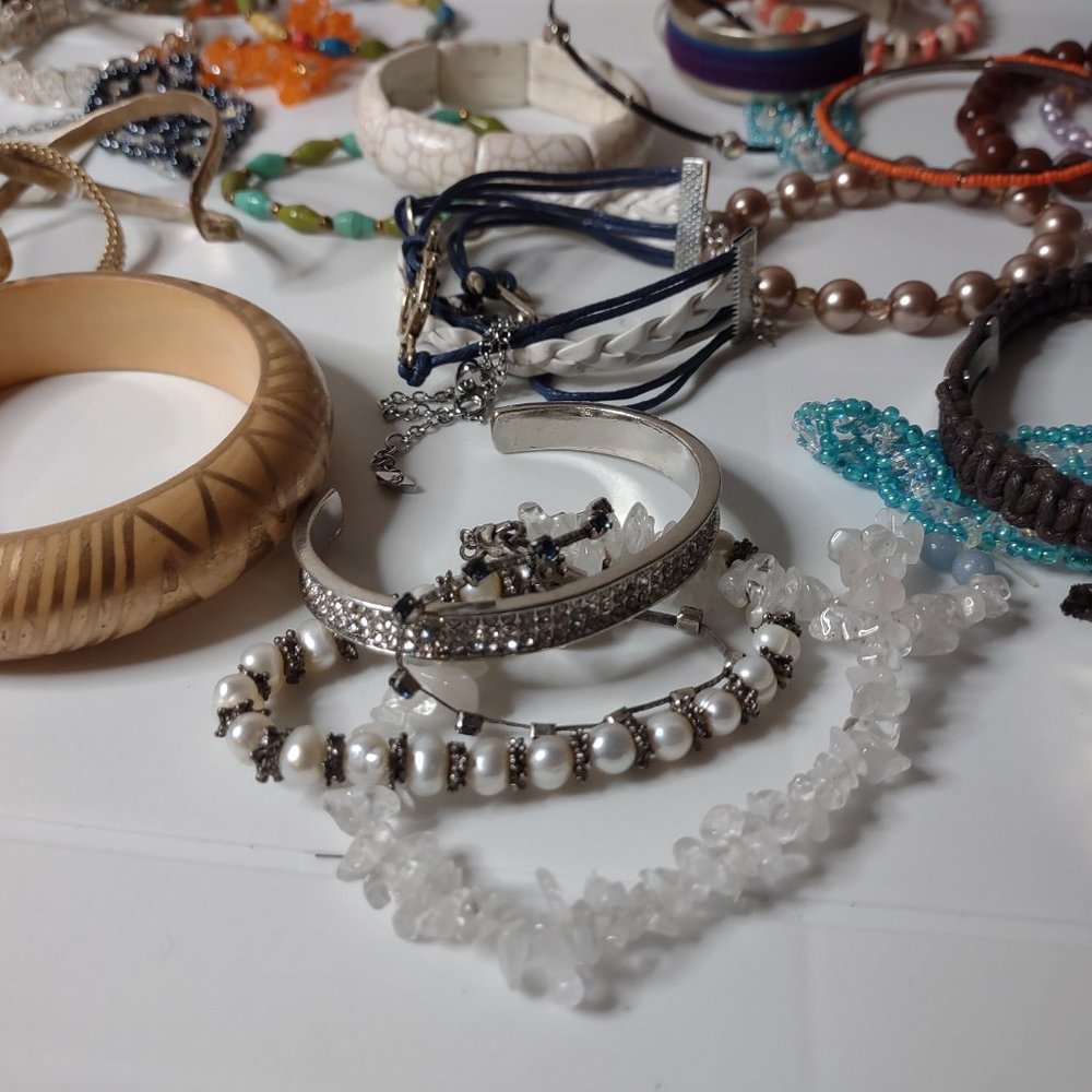 Lot Of Over 50 Bracelets And Bangles As Is - Picture 10 of 16